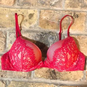Red 34B Victoria’s Secret Very Sexy Push-Up Bra